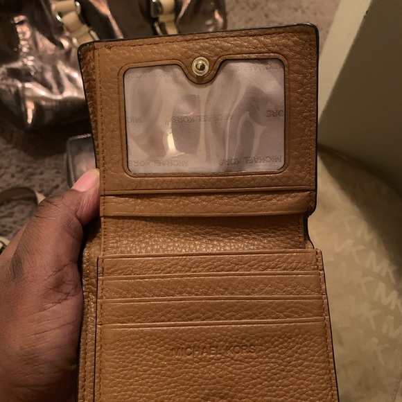 Michael Kors handbag and wallet - Picture 3 of 8